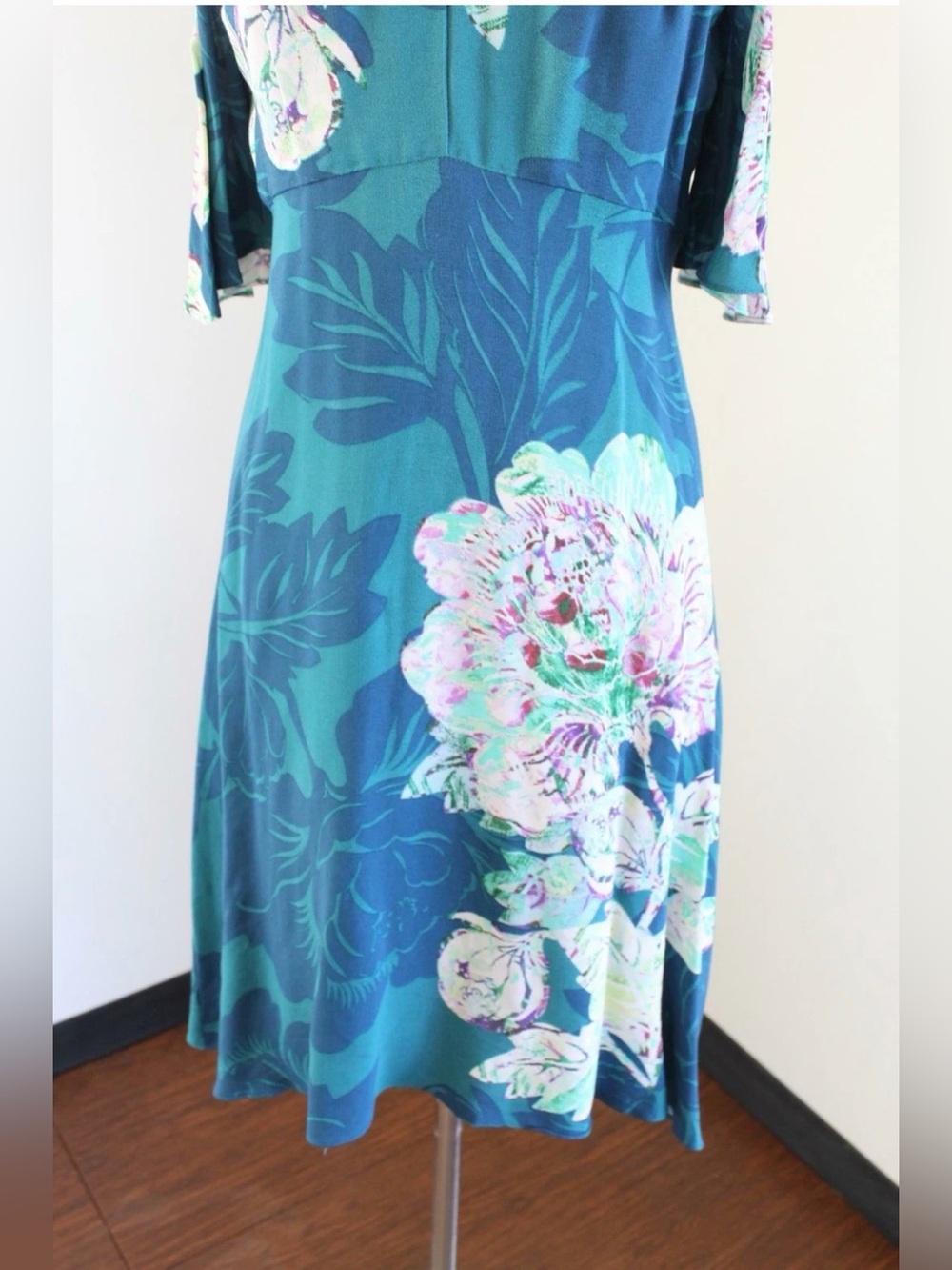 Maeve Teal Floral Cold-Shoulder Midi Dress - Picture 4 of 10